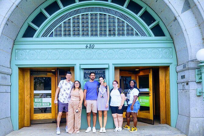 Private Downtown Chicago TV and Movie Sites Guided Walking Tour - Introduction: A Film-Lover’s Stroll Through Downtown Chicago