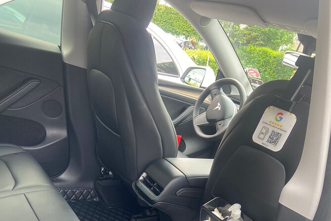 Private Driver Between Paris and Charles De Gaulle / Orly Airport - Transparent Pricing and Payment Options