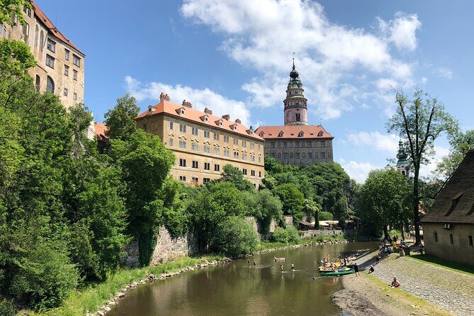 Private Driver from Prague to Vienna with a Stop in Cesky Krumlov - The Sum Up