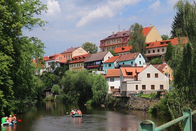 Private Driver from Prague to Vienna with a Stop in Cesky Krumlov - FAQ