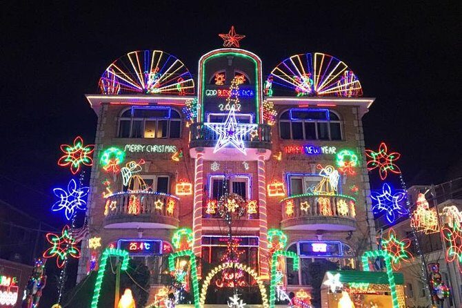 Private Dyker Heights Christmas Lights Tour - A Personalized Peek into Brooklyn’s Holiday Magic  