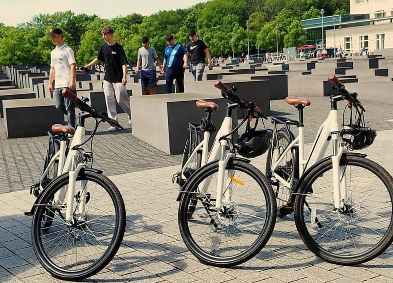 Private E-Bike Tour Berlin Highlights Tailor Made up to 10 - The Experience and Guide Quality