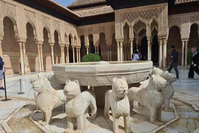 Private excursion to the Alhambra and Generalife - A Detailed Look at the Tour Experience