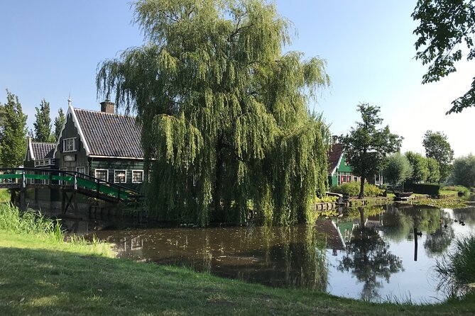 Private Excursion to Zaanse Schans, Edam, Volendam and Marken - Discovering the City of Volendam