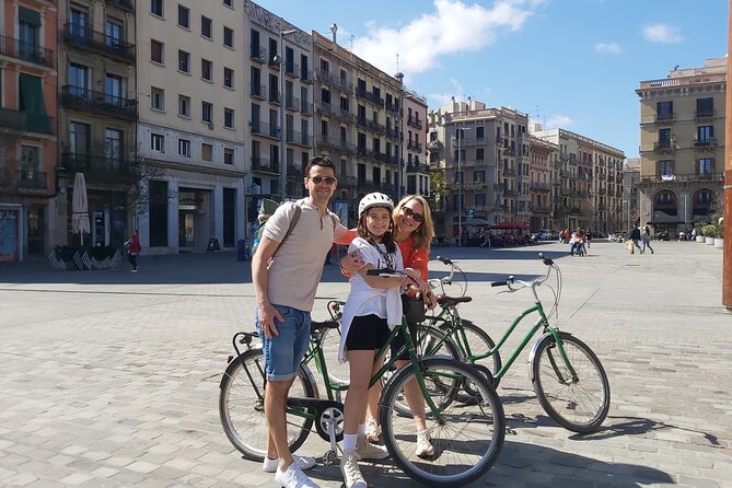 Private Family Bike Tour in Barcelona - Tour Overview