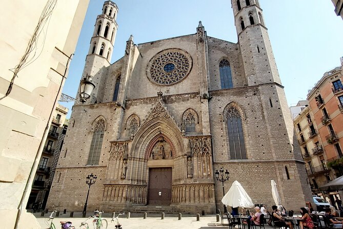 Private Family Bike Tour in Barcelona - Tour Accessibility