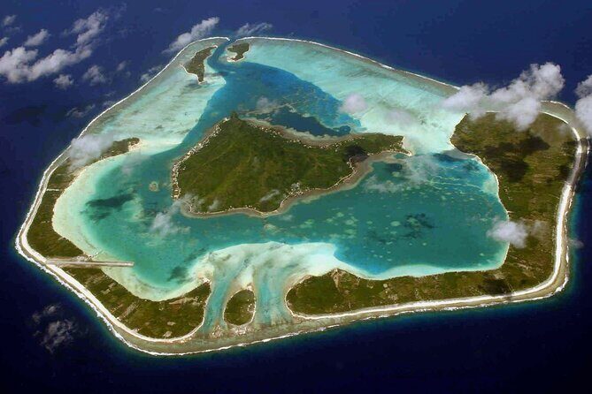 Private flight over Maupiti, the little sister of Bora-Bora - An In-Depth Look at the Maupiti Private Flight