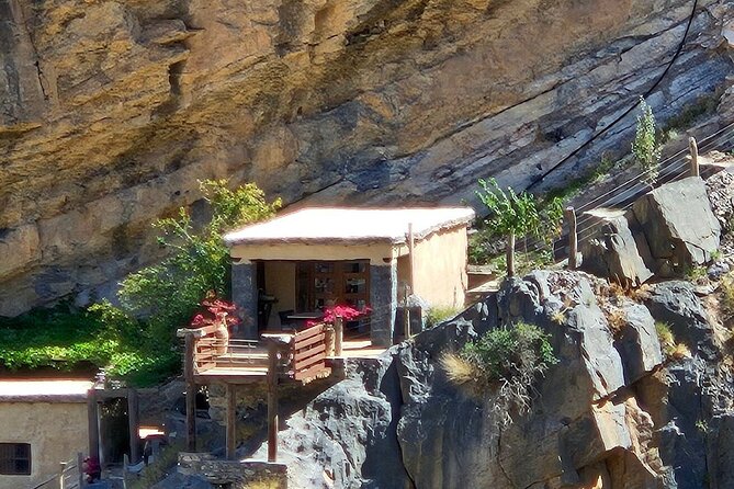 Private Full-Day Jebel Akhdar-Al Suwjara Village Tour - Good To Know