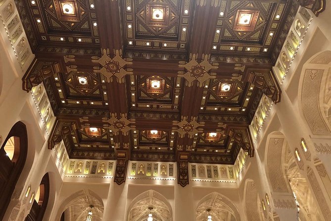 Private Full-Day Muscat City Tour - Taking in Omani Culture and Traditions