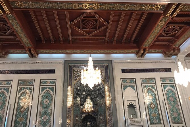 Private Full-Day Muscat City Tour - Marveling at the Magnificent Mutrah Corniche