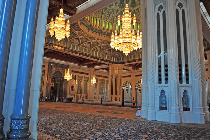 Private Full-Day Muscat City Tour - Indulging in a Delectable Omani Lunch