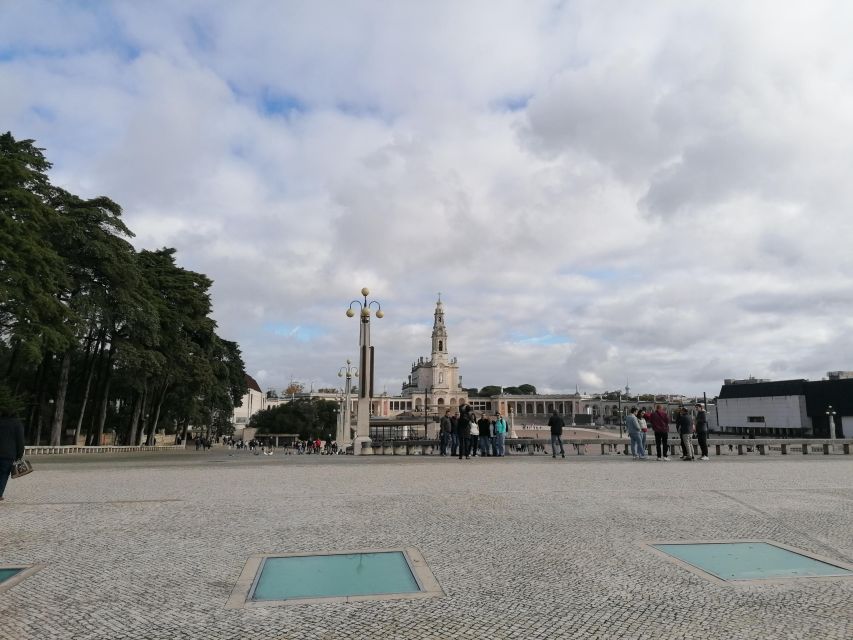 Private Full Day Tour - Fatima, Batalha, Nazare and Obidos - Nazares Attractions