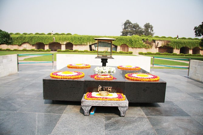 Private Full-Day Tour of Old and New Delhi - Overview of the Tour