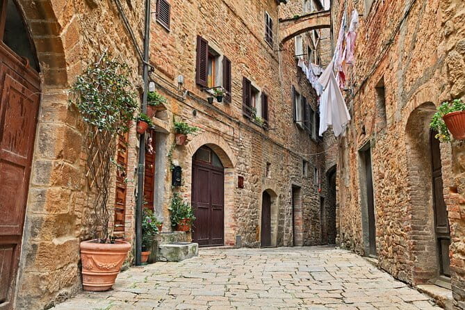 PRIVATE Full-Day Tour of San Gimignano and Volterra - A Detailed Look at the Tour Itinerary