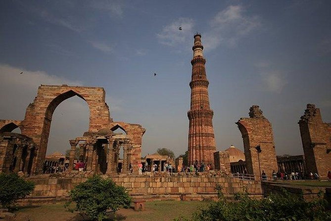 Private Full-Day Tour Visit Old and New Delhi With Rickshaw Ride - Experience the Rickshaw Ride