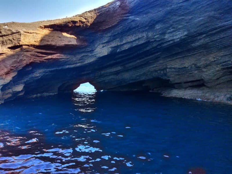 Private, fully customizable cruise in Santorini's caldera - The Allure of a Fully Customizable Santorini Cruise