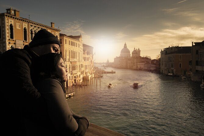 Private Gondola and photoshoot in Secret Venice - An Authentic Look at the Itinerary