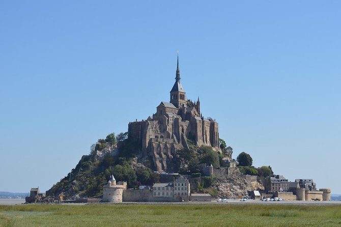 Private Guided Shuttle to Brittany American Cemetery and Mont Saint Michel - Visiting the Brittany American Cemetery