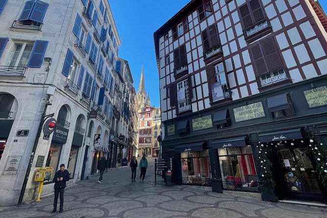 Private Guided Tour of Bayonne With a Licesend Guide. - Tour Customization Options
