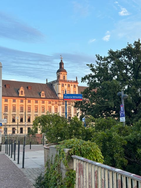 Private guided tour of Wroclaw (FREE photos after the tour) - Practical Details and Value