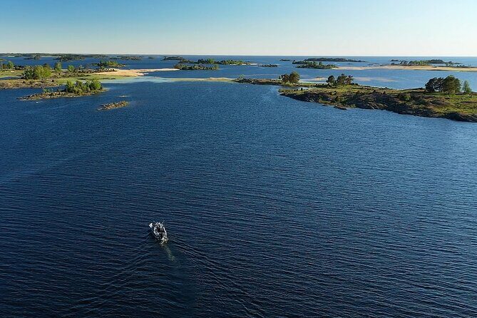 Private Guided Tour on Lake Vänern - An In-Depth Look at the Lake Vänern Experience