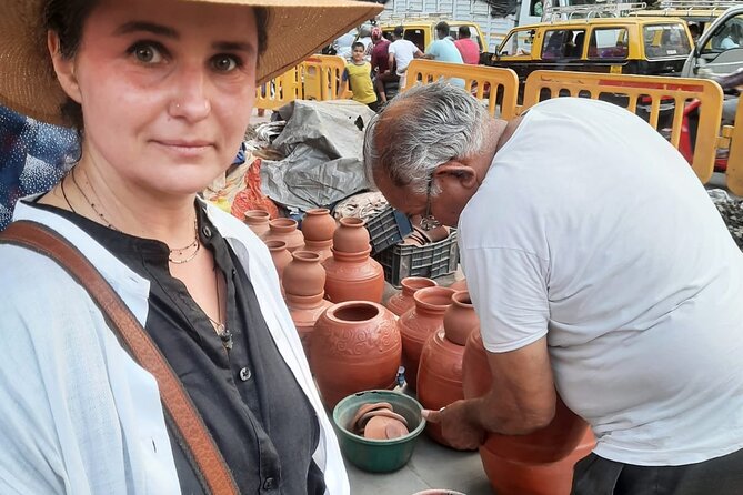 Private Guided Walking Tour in Dharavi Slums - Meeting and Pickup Details