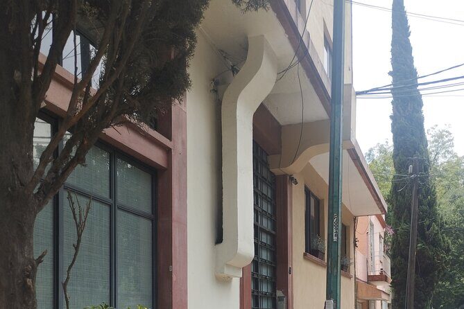 Private guided walking tour in La Condesa neighborhood with transportation - An In-Depth Look at the La Condesa Walking Tour