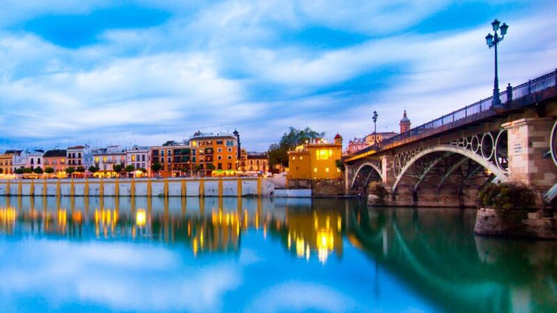 Private Guided Walking Tour in Seville (1h Tapas Tour) - Tour Highlights