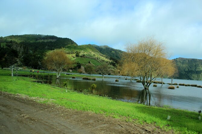 Private Half-Day 4x4Tour to Sete Cidades Volcano - Safety and Accessibility Considerations