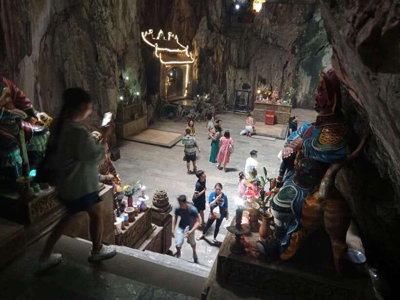 PRIVATE HALF DAY DA NANG CITY HIGHLIGHTS TOUR - Shopping at Han Market