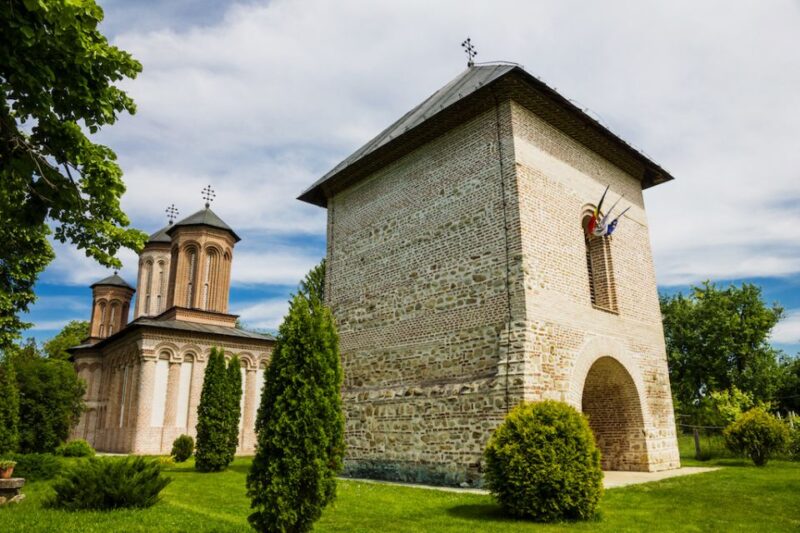 Private Half Day Trip to Snagov Monastery & Mogosoaia - Highlights of Snagov Monastery