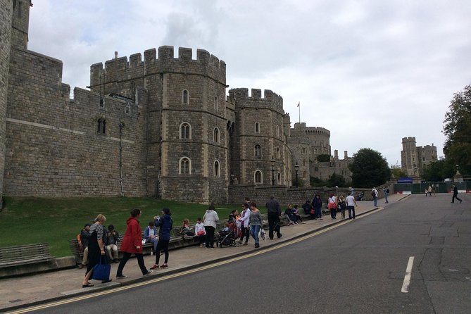 Private Half-Day Windsor Castle, Park and Old Town Tour From London - Exploring Windsor Old Town