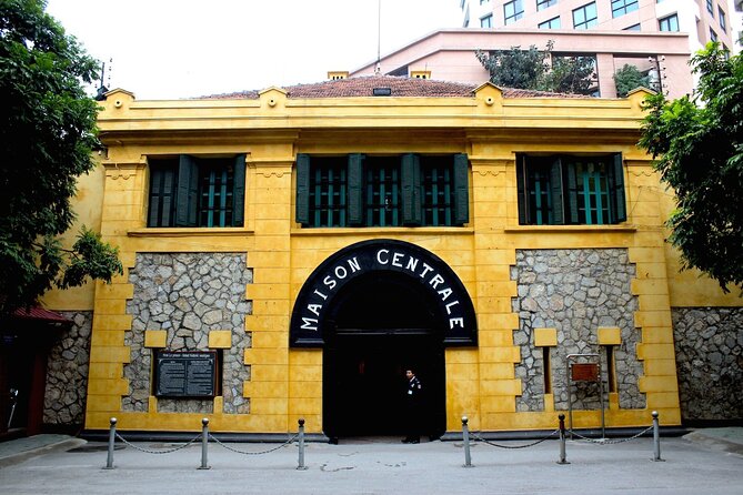 Private Hanoi City Half-Day Tour With Train Street Visiting - Pickup and Meeting Details