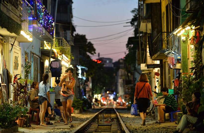 Private Hanoi Walking Tour With Visit Train Street - Customer Feedback