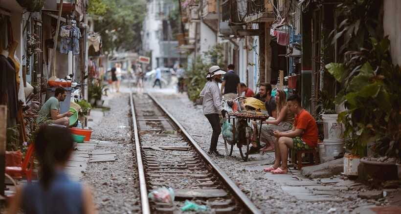 Private Hanoi Walking Tour With Visit Train Street - Important Information