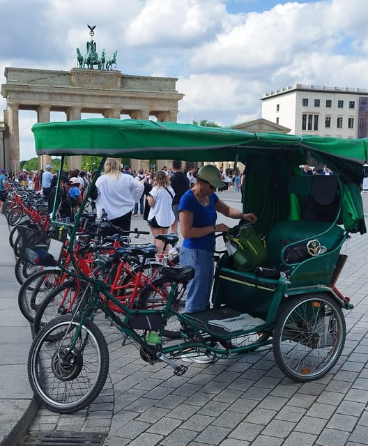 Private Highlights 1 Rickshaw +(E) bikes, E-rollers up to 6 - An Authentic, Practical Introduction to Berlin