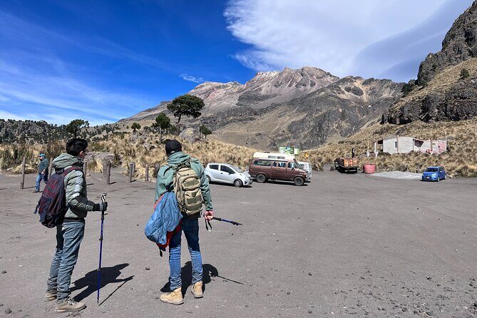 Private Hike next to volcano at 14800 ft. from Mexico city - The Real Traveler Experience