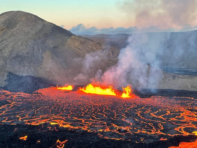 Private Hiking Tour: Volcanic Eruption Site & Reykjanesbær - Key Points