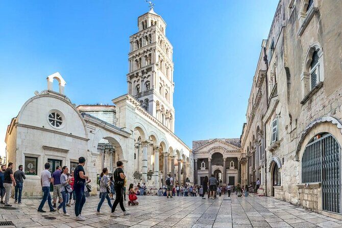 Private History and Trivia Walking Tour by a Local Guide - Key Points  