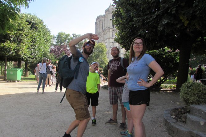 Private History Walking Tour in Paris for Teens & Family - Guided Experience