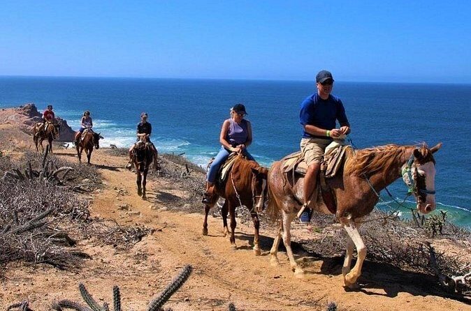 Private Horse Back Ridding Tour and Discover The Arch of the Pacific - Authenticity and Value