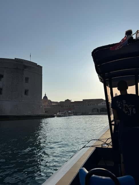 Private Island Escape: A Sunset Painting & Wine Experience - Who Will Love This Tour?
