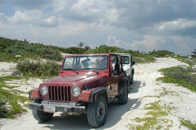 Private Jeep Experience with Lunch, Snorkel, Cenote & Punta Sur - Key Points