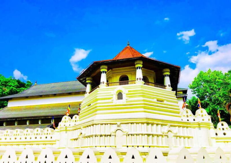 Private Kandy City Tuk-Tuk Tour and Cultural Dance Show - Key Points