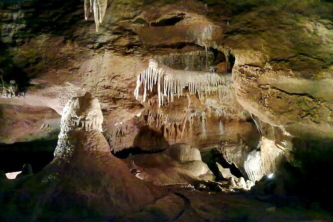 Private Karlstejn Castle luxury tour from Prague with Caves - What’s Included and Whats Extra