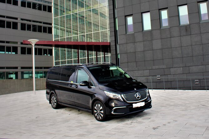 Private Keflavik Airport Transfer (One Way) - Service Details