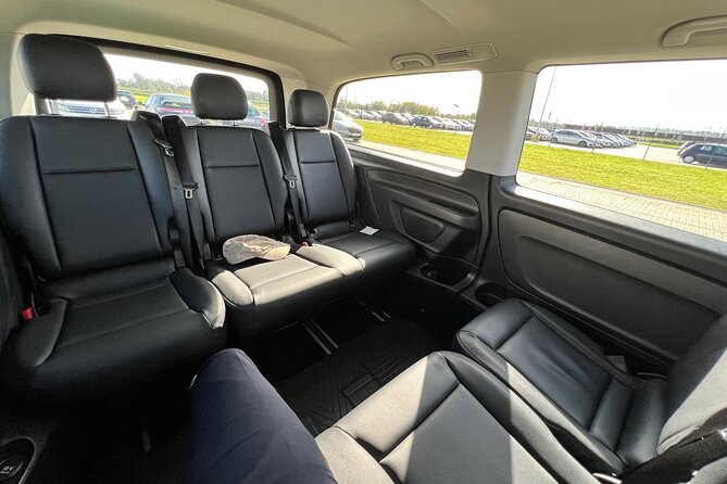 Private Krakow to or From Airport Transfer - Vehicle and Amenities