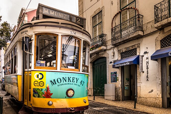 Private Lisbon Transfer To Airport - Key Points