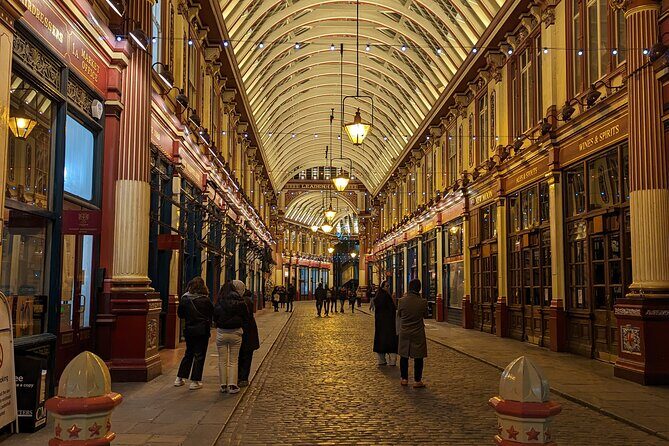 Private London Tour by Night including Pick up from Hotel - FAQ