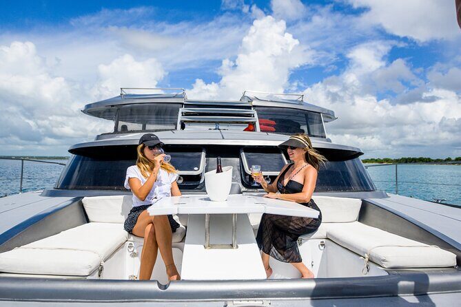 Private Luxury Catamaran to Saona or Catalina Island - Key Points
